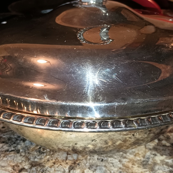 Silver Plated Bowl with a lid - Picture 4 of 11